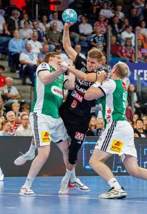 September 2, 2026 Handball 1st Bundesliga OPEL HBL 2026–2027 Season Matchday 2 HC Erlangen Nuremberg Metropolitan Region HCE TSV Hannover Burgdorf Die Recken Women s Team xdaxmax Sander Andreassen Overjordet 8, HC Erlangen (HCE) on the attack