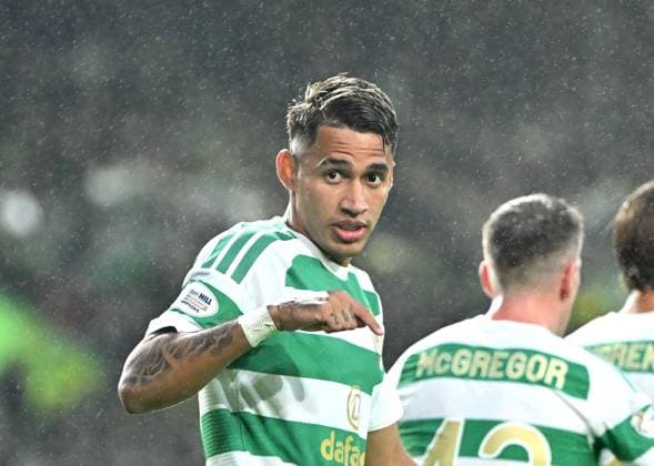 Camilo Duran of Celtic scores the opening goal of the game Celtic v Aberdeen, William Hill Scottish Premiership, Football, Celtic Park, Glasgow, Scotland, UK - 02 Sep 2026Glasgow Celtic Park Scotland United Kingdom  Copyright: xMarkxRunnacles Shutterstockx 17128883bc