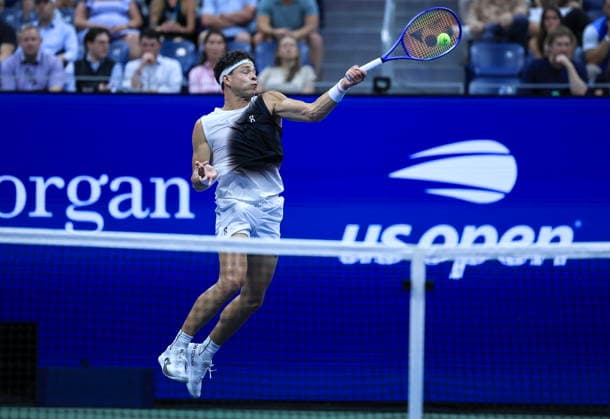 US Open tennis tournament - Day 4 Ben Shelton of USA in action against Hubert Hurkacz of Poland during the Men s Singles second round match of the US Open Tennis Championships in Flushing Meadows, New York, USA, 02 September 2026. FLUSHING MEADOWS NEW YORK United States  Copyright: xCRISTOBALxHERRERA-ULASHKEVICHx