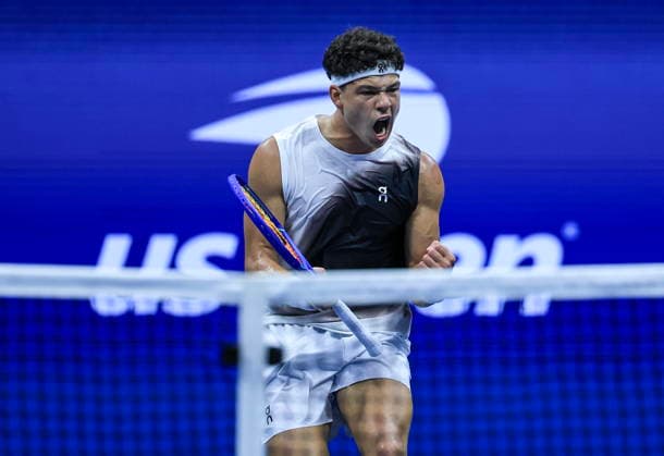 US Open tennis tournament - Day 4 Ben Shelton of USA gestures as he plays against Hubert Hurkacz of Poland during the Men s Singles second round match of the US Open Tennis Championships in Flushing Meadows, New York, USA, 02 September 2026. FLUSHING MEADOWS NEW YORK United States  Copyright: xCRISTOBALxHERRERA-ULASHKEVICHx