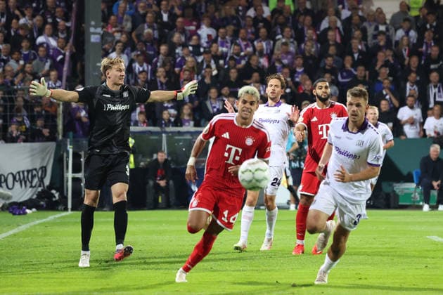 September 2, 2026, xrekx, Soccer DFB Cup First Round, VfL Osnabrück vs. FC Bayern Munich v l Jonas Krumrey VfL Osnabrück Osnabrück Luis Diaz FC Bayern Munich Patrick Kammerbauer VfL Osnabrück Osnabrück Osnabrück