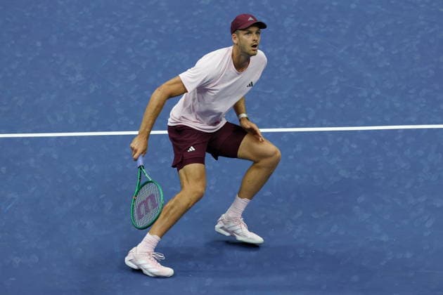 US Open tennis tournament - Day 4 Hubert Hurkacz of Poland in action against Ben Shelton of the US during the Men s Singles second round match of the US Open Tennis Championships in Flushing Meadows, New York, USA, 02 September 2026. FLUSHING MEADOWS NEW YORK United States  Copyright: xBRIANxHIRSCHFELDx