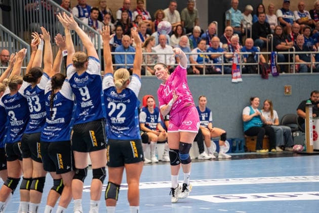 Gabriela Bitolo, TuS Metzingen, 22, scoring from the goal line; HSG Blomberg Lippe (GER) vs. TuS Metzingen (GER), Handball, Women s Handball Bundesliga, Matchday 2, 2026–2027 season, Blomberg, September 2, 2026, Blomberg Copyright: xEibner-Pressefotox EP_