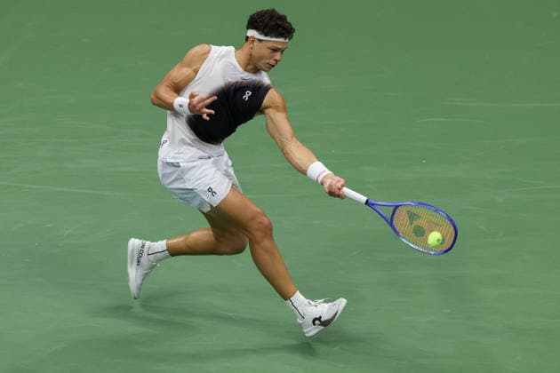 US Open tennis tournament - Day 4 Ben Shelton of the US in action against Hubert Hurkacz of Poland during the Men s Singles second round match of the US Open Tennis Championships in Flushing Meadows, New York, USA, 02 September 2026. FLUSHING MEADOWS NEW YORK United States  Copyright: xBRIANxHIRSCHFELDx