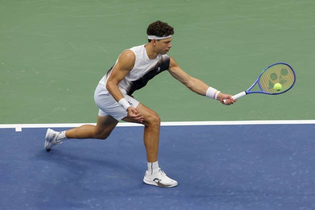 US Open tennis tournament - Day 4 Ben Shelton of the US in action against Hubert Hurkacz of Poland during the Men s Singles second round match of the US Open Tennis Championships in Flushing Meadows, New York, USA, 02 September 2026. FLUSHING MEADOWS NEW YORK United States  Copyright: xBRIANxHIRSCHFELDx