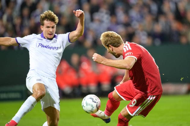 Soccer, DFB Cup, 20260902, VfL Osnabrück vs. FC Bayern Munich. Pictured: Goal 1, 1; from left: Robin FABINSKI (Osnabrück), 27; goal scorer: Harry KANE (Bayern), 9; Osnabrück, Osnatel Arena, Lower Saxony, Germany Copyright: Passion2Press MarkusxFischerx