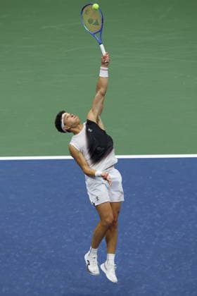 US Open tennis tournament - Day 4 Ben Shelton of the US in action against Hubert Hurkacz of Poland during the Men s Singles second round match of the US Open Tennis Championships in Flushing Meadows, New York, USA, 02 September 2026. FLUSHING MEADOWS NEW YORK United States  Copyright: xBRIANxHIRSCHFELDx