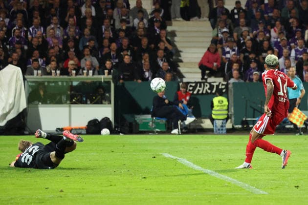 September 2, 2026, xrekx, Soccer, DFB Cup, 1st Round, VfL Osnabrück vs. FC Bayern Munich, Jonas Krumrey, VfL Osnabrück, Osnabrück, Luis Díaz, FC Bayern Munich, Osnabrück