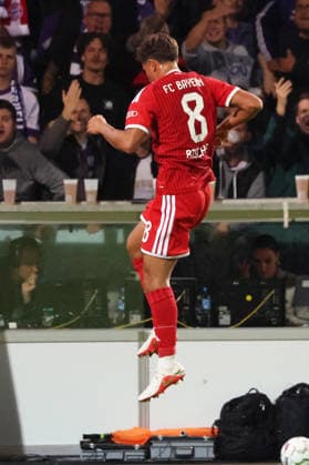 September 2, 2026, xrekx, Soccer, DFB Cup, First Round, VfL Osnabrück vs. FC Bayern Munich, goal celebration after Tom Bischof s goal, 1-2, FC Bayern Munich vs. Osnabrück