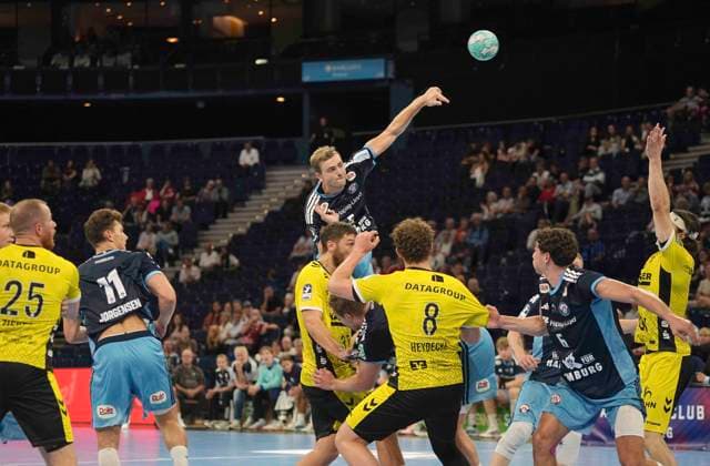 Photo: Oliver NORLYK (Hamburg) taking a shot against Samuel Röthlisberger (Stuttgart) – Men s Handball Bundesliga 1, Matchday 2, Wed, Sep 2, 2026 – Handball 1st Division: HCH Hamburg vs. TVB Stuttgart 34–34