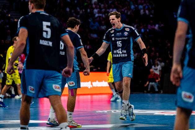 September 2, 2026, xdobgx, Opel HBL Handball, Handball Club Hamburg vs. TVB Stuttgart, l Oliver Norlyk, Handball Club Hamburg, 5, Elias Kofler, Handball Club Hamburg, 6, Dominik Axmann, Handball Club Hamburg, 15, Cheering, Goal celebration, celebrating the goal, Hamburg