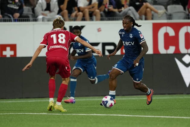 Thun, Switzerland - September 02: Brandon Soppy (2 Lausanne) against Tom Strannegard (18 THU) during the Brack Super League match between FC Thun and FC Lausanne at VISANA STADION on September 02, 2026 in Thun, Switzerland. Copyright: xKjetilxWaberx xSPPx Sportspressphoto_SPR222394