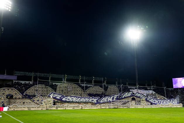 OSNABRUECK, GERMANY - SEPTEMBER 02: Tifo of VfL Osnabrueck fans during the DFB Pokal match between VfL Osnabrueck vs. FC Bayern Muenchen at Bremer Bruecke on matchday 1 of the DFB Pokal on September 02, 2026 in Osnabrueck, Germany. DFB REGULATIONS PROHIBIT ANY USE OF PHOTOGRAPHS AS IMAGE SEQUENCES AND OR QUASI-VIDEO. VfL Osnabrueck geht ab wie Achterbahn! Lower Saxony Germany Copyright: xSteffiexWunderlx