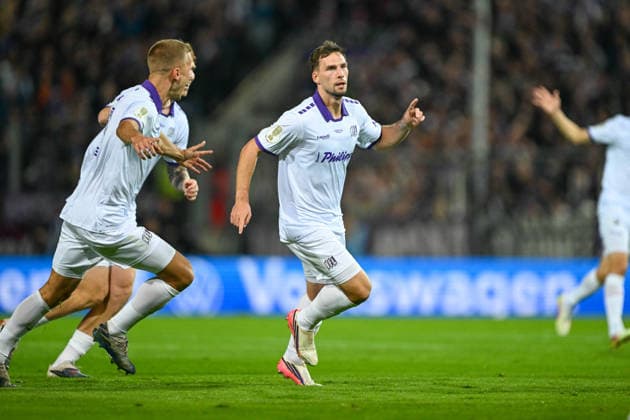 DFB Cup, Round 26–27: VfL Osnabrück vs. FC Bayern Munich on September 2, 2026, at the Bremer Brücke in Osnabrück—cheers, goal celebrations, Goal scorers, Robin Meißner (Osnabrück) celebrates after scoring the 1–0 goal MT