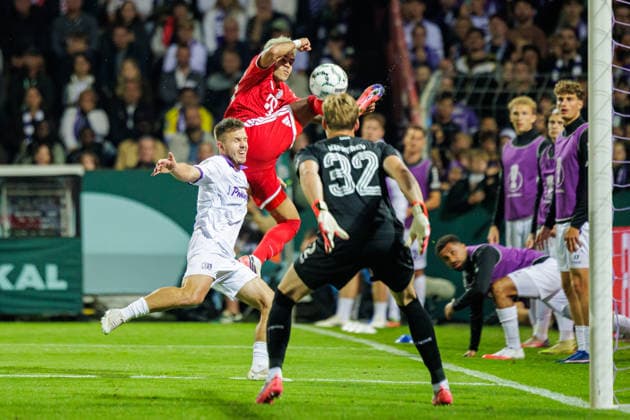 L R Patrick Kammerbauer, VfL Osnabrück, 31; Luis Diaz, FC Bayern Munich, 14; Jonas Krumrey, VfL Osnabrück, 32 (GER), VfL Osnabrück vs. FC Bayern Munich, Soccer, DFB Cup, 1st Round, 2026–2027 Season, September 2, 2026 DFL regulations prohibit any use of photographs as image sequences and or quasi-video GER, VfL Osnabrück vs. FC Bayern Munich, Soccer, DFB Cup, Round 1, 2026–2027 season, September 2, 2026 Osnabrück Copyright: xEibner-Pressefoto JanxRollingerx EP_JSK