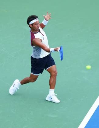 Yunchaokete Bu in first round action 2026 US Open, Day Four, USTA Billie Jean King National Tennis Center, New York, USA - 02 Sep 2026New York USTA Billie Jean King National T New York (NY) United States of America EDITORIAL USE ONLY No use with unauthorised audio, video, data, fixture lists, club league logos or live services. Online in-match use limited to 120 images, no video emulation. No use in betting, games or single club league player publications.  Copyright: xJavierxGarcia Shutterstockx 17124553bq