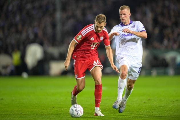 Soccer, DFB Cup, 20260902, VfL Osnabrück vs. FC Bayern Munich. Pictured, from left: Josip STANISIC (Bayern), 44, Adrian BECK (Osnabrück), 21. Osnabrück, Osnatel Arena, Lower Saxony, Germany Copyright: Passion2Press MarkusxFischerx
