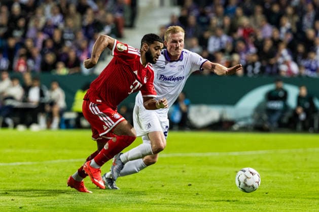 OSNABRUECK, GERMANY - SEPTEMBER 02: Ismael Saibari (FC Bayern Muenchen, 34) controls the ball against Niklas Wiemann (VfL Osnabrueck, 25) during the DFB Pokal match between VfL Osnabrueck vs. FC Bayern Muenchen at Bremer Bruecke on matchday 1 of the DFB Pokal on September 02, 2026 in Osnabrueck, Germany. DFB REGULATIONS PROHIBIT ANY USE OF PHOTOGRAPHS AS IMAGE SEQUENCES AND OR QUASI-VIDEO. Lower Saxony Germany Copyright: xSteffiexWunderlx