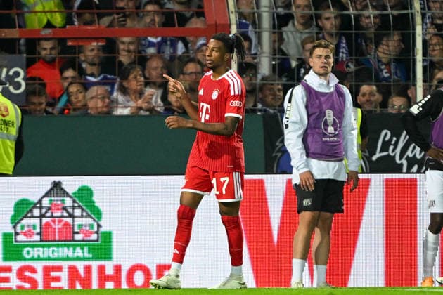 DFB Cup 26 27: VfL Osnabrück vs. FC Bayern Munich on September 2, 2026, at the Bremer Brücke in Osnabrück—cheers, goal celebrations, goal scorers, goal scorer Michael Olise; Bayern Munich celebrates after his goal to make it 1–3 MT