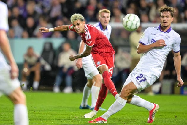 Fußball, DFB-Pokal, 20260902, VfL Osnabrück - FC Bayern München. Im Bild v.l. Luis DIAZ (Bayern, 14), Robin FABINSKI (Osnabrück, 27). Osnabrück Osnatel Arena Niedersachsen Deutschland *** Soccer, DFB Cup, 20260902, VfL Osnabrück vs. FC Bayern Munich. Pictured, from left: Luis DIAZ (Bayern, 14), Robin FABINSKI (Osnabrück, 27). Osnabrück, Osnatel Arena, Lower Saxony, Germany Copyright: Passion2Press MarkusxFischerx