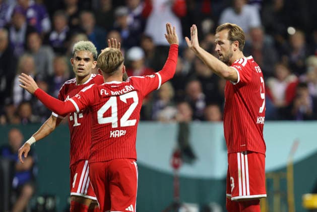 Harry Kane of FC Bayern Munich celebrates a goal with his teammates after scoring the 1-4 goal during the DFB Cup match between VfL Osnabrück and FC Bayern Munich at Bremer Brücke on September 2, 2026, in Osnabrück, Germany. Photo by Oliver Kaelke, DeFodi Images. Harry Kane of FC Bayern Munich celebrates after scoring his team’s fourth goal with teammates during the DFB Cup match between VfL Osnabrück and FC Bayern Munich at Bremer Brücke on September 2, 2026 in Osnabrück, Germany Photo by Oliver Kaelke, DeFodi Images Photo by Oliver Kaelke, DeFodi Images