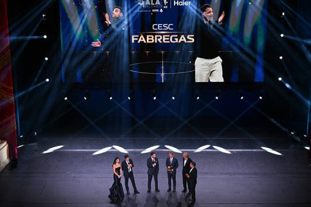 IPA88042434 - Cesc Fabregas, head coach of Calcio Como, is seen on stage during the AIC Gran Gala del Calcio on September 2, 2026, at La Scala theater in Milan, Italy  Copyright: xTizianoxBallabio IPAxSportx xx 88042434