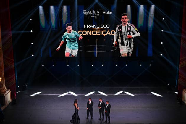 IPA88042435 - Francisco Conceicao of Juventus FC is seen on stage during the AIC Gran Gala del Calcio on September 2, 2026, at La Scala theater in Milan, Italy  Copyright: xTizianoxBallabio IPAxSportx xx 88042435