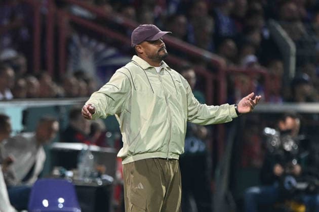 Coach Vincent KOMPANY M Gestures, gesture, gesticulating, soccer, DFB Cup, 1st round, VfL Osnabrück vs. FC Bayern Munich on September 2, 2026, at the Stadion an der Bremer Brücke in Osnabrück, Germany. DFL and DFB regulations prohibit any use of photographs as image sequences and or quasi-video. Â