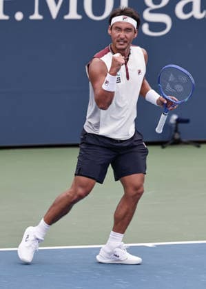 Yunchaokete Bu (CHN) clenches his fist and cheers; Cheering, Emotion, U.S. Open Championships, Billie Jean King National Tennis Center, Flushing Meadows, New York, USA Copyright: xJuergenxHasenkopfx