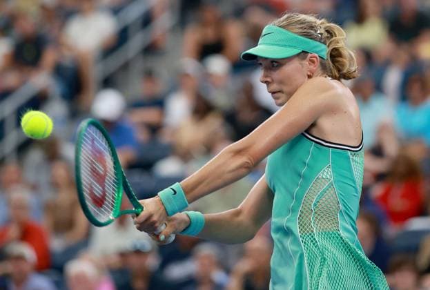 Katie Boulter of GBR in action 2026 US Open, Day Four, USTA Billie Jean King National Tennis Center, New York, USA - 02 Sep 2026New York USTA Billie Jean King National T New York (NY) United States of America EDITORIAL USE ONLY No use with unauthorised audio, video, data, fixture lists, club league logos or live services. Online in-match use limited to 120 images, no video emulation. No use in betting, games or single club league player publications.  Copyright: xEllaxLing Shutterstockx 17124555an