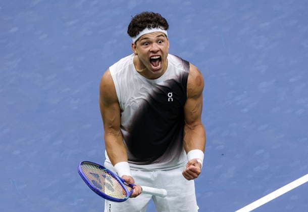 US Open tennis tournament - Day 4 Ben Shelton of the US celebrates winning against Hubert Hurkacz of Poland during the Men s Singles second round match of the US Open Tennis Championships in Flushing Meadows, New York, USA, 02 September 2026. FLUSHING MEADOWS NEW YORK United States  Copyright: xBRIANxHIRSCHFELDx