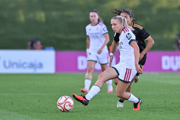 September 2, 2026, Madrid, Madrid, Spain: 20 ELISA SENSS of Real Madrid CF Femenino pases the ball during the Women s Champions League match between REAL MADRID FEMENINO and AFC AJAX VROUWEN, held on September 9, 2026, in Valdebebas, Madrid, Spain. The Women s Champions League Match REAL MADRID 2 - PARIS FOOTBALL CLUB 1 (02.09.26)  - ZUMAc312 20260902_zsp_c312_062 Copyright: xOscarxManuelxSanchezx