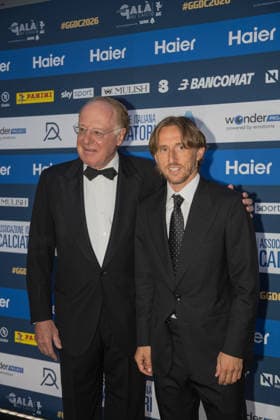 IPA88045493 - Paolo Scaroni and Luka Modric at the AIC 2026 Gran Gala del Calcio, Other, in Milan, Italy, September 2, 2026  Copyright: xLucaxMicheli IPAxSportx xx 88045493