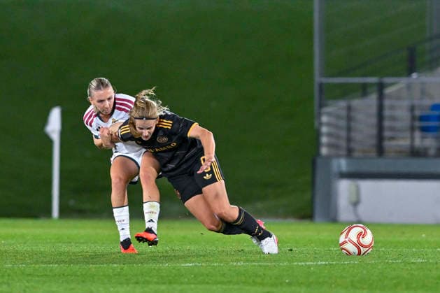 September 2, 2026, Madrid, Madrid, Spain: 20 ELISA SENSS of Real Madrid CF Femenino and KATJA SNOEIJS of AFC Ajax Vrouwen disputes a ball during the Women s Champions League match between REAL MADRID FEMENINO and AFC AJAX VROUWEN, held on September 2, 2026, in Valdebebas, Madrid, Spain. The Women s Champions League Match REAL MADRID 2 - PARIS FOOTBALL CLUB 1 (02.09.26)  - ZUMAc312 20260902_zsp_c312_221 Copyright: xOscarxManuelxSanchezx