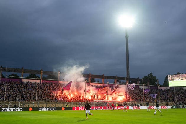 DFB Cup 26-27: VfL Osnabrück vs. FC Bayern Munich on September 2, 2026, at the Bremer Brücke in Osnabrück. Ultras cheer on the team at the start of the game. MT
