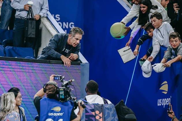 US Open tennis tournament - Day 4 Frances Tiafoe (C, bottom) of the USA interacts with US actor Ben Stiller after his win against Rei Sakamoto of Japan during their Men s Singles second round match of the US Open Tennis Championships at the USTA Billie Jean King National Tennis Center in Flushing Meadows, New York, USA, 02 September 2026. FLUSHING MEADOWS NEW YORK United States  Copyright: xOlgaxFedorovax