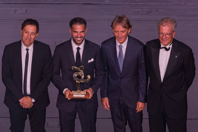 IPA88052801 - Cesc Fabregas (Como) Receives the Coach of the Year Award at the 2026 AIC Gran Gala del Calcio, Other, in Milan, Italy, on September 2, 2026  Copyright: xLucaxMicheli IPAxSportx xx 88052801