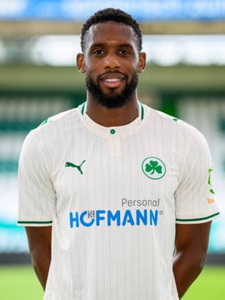 03.09.2026 - SpVgg Greuther Fürth ( Kleeblatt Spielvereinigung ) - 2. BL Fussball Bundesliga - Saison 2026 2027 - Neuzugänge - Fototermin Porträttermin Vorstellung Präsentation Pressetermin - - Einzelbild Einzelfoto Portrait Porträt Kopfbild - Jordan Siebatcheu (9, SpVgg Greuther Fürth ) *** September 3, 2026 SpVgg Greuther Fürth Kleeblatt Spielvereinigung 2nd Division Soccer Bundesliga 2026–2027 Season New Signings Photo Op Portrait Session Introduction Presentation Press Conference Single Image Individual Photo Portrait Headshot Jordan Siebatcheu 9, SpVgg Greuther Fürth