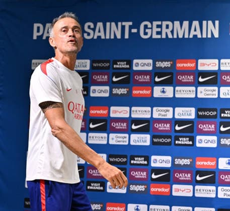 Paris Saint-Germain holds media day at PSG Campus POISSY, FRANCE - SEPTEMBER 03: Luis Enrique, head coach of Paris Saint-Germain (PSG), speaks during a press conference, PK, Pressekonferenz at the PSG Campus in Poissy, west of Paris, France on September 3, 2026. Mustafa Yalcin Anadolu Poissy France. Editorial use only. Please get in touch for any other usage.  Copyright: x2026xAnadoluxMustafaxYalcinx