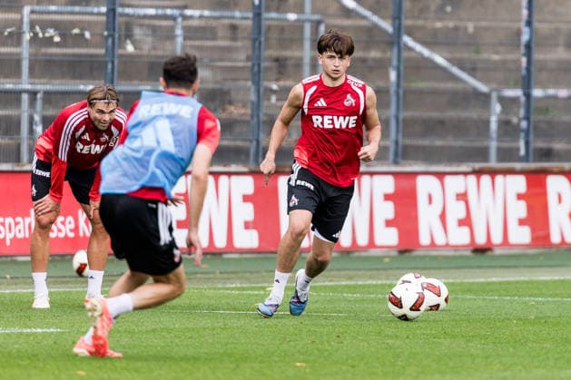COLOGNE, GERMANY - SEPTEMBER 03: Mikey Moore (1. FC Koeln, 47) controls the ball during a training session of season 2026 27 at Geissbockheim on September 03, 2026 in Cologne, Germany. North Rhine Westphalia Germany Copyright: xSteffiexWunderlx