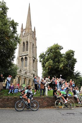 2026 Lloyds Tour of Britain Men Picture by Alex Whitehead SWpix.com - 03 09 2026 - Cycling - UCI ProSeries - 2026 Lloyds Tour of Britain Men - Stage 2: Boston to Skegness (181.1km) - The peloton passing the crowd Copyright: x xSWpix.comx(t axPhotographyxHubxLtd)xAlexxWhitehead SWpix.comx SWP-3030-21932