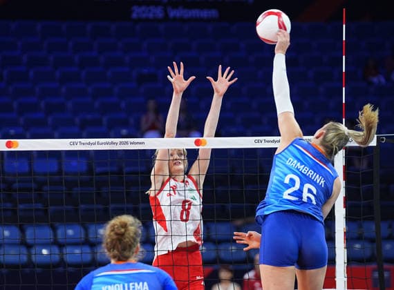 Poland v Netherlands - CEV EuroVolley 2026 ISTANBUL, TURKIYE - SEPTEMBER 3: Katarzyna Wenerska (26) of Poland in action against Suus Gerritsen (8) of Netherlands during the CEV Women s European Volleyball Championship quarterfinal match between Poland and the Netherlands at Sinan Erdem Sports Hall in Istanbul, Turkiye, on September 3, 2026. Esra Bilgin Anadolu Istanbul Turkey. Editorial use only. Please get in touch for any other usage.  Copyright: x2026xAnadoluxEsraxBilginx