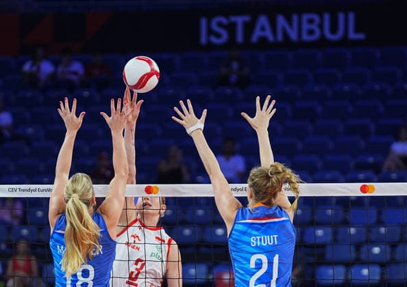 Poland v Netherlands - CEV EuroVolley 2026 ISTANBUL, TURKIYE - SEPTEMBER 3: Magdalena Stysiak (3) of Poland in action against Marrit Jasper (18) of Netherlands during the CEV Women s European Volleyball Championship quarterfinal match between Poland and the Netherlands at Sinan Erdem Sports Hall in Istanbul, Turkiye, on September 3, 2026. Esra Bilgin Anadolu Istanbul Turkey. Editorial use only. Please get in touch for any other usage.  Copyright: x2026xAnadoluxEsraxBilginx