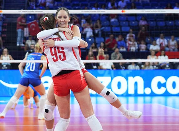 Poland v Netherlands - CEV EuroVolley 2026 ISTANBUL, TURKIYE - SEPTEMBER 3: Players of Poland celebrate victory during the CEV Women s European Volleyball Championship quarterfinal match between Poland and the Netherlands at Sinan Erdem Sports Hall in Istanbul, Turkiye, on September 3, 2026. Esra Bilgin Anadolu Istanbul Turkey. Editorial use only. Please get in touch for any other usage.  Copyright: x2026xAnadoluxEsraxBilginx