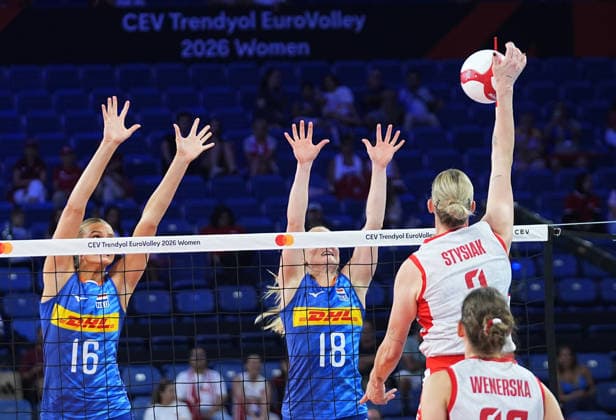 Poland v Netherlands - CEV EuroVolley 2026 ISTANBUL, TURKIYE - SEPTEMBER 3: Poland s Magdalena Stysiak (3) in action against Netherlands Marrit Jasper (18) during the CEV Women s European Volleyball Championship quarterfinal match between Poland and the Netherlands at Sinan Erdem Sports Hall in Istanbul, Turkiye, on September 3, 2026. Esra Bilgin Anadolu Istanbul Turkey. Editorial use only. Please get in touch for any other usage.  Copyright: x2026xAnadoluxEsraxBilginx
