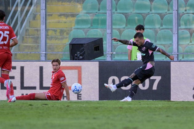 Tiro goal 1-0 di Gabriel Strefezza del Palermo durante la partita dei sedicesimi di finale di coppa Italia tra Palermo e Mantova allo stadio Renzo Barbera di Palermo Italia - GiovedÃ¬ 03 settembre 2026. - Calcio. (Foto di Giovanni Isolino Lapresse)  Copyright: xGiovannixIsolino LaPressex