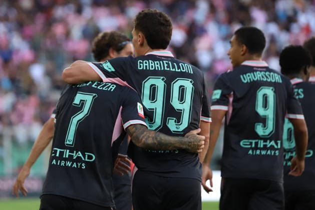 IPA88073355 - Alessandro Gabrielloni (Palermo F.C.) hugs Gabriel Strefezza (Palermo F.C.) after he scores a goal during the Coppa Italia Round of 16 match between Palermo F.C. and Mantova 1911 at the Renzo Barbera Stadium in Palermo, Italy, on September 3, 2026.  Copyright: xVincenzoxOrlando IPAxSportx xx 88073355