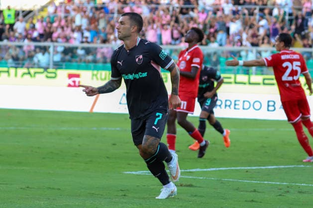 IPA88073360 - Gabriel Strefezza (Palermo F.C.) celebrates after scoring a goal during the Coppa Italia Round of 16 match between Palermo F.C. and Mantova 1911 at Renzo Barbera Stadium in Palermo, Italy, on September 3, 2026.  Copyright: xVincenzoxOrlando IPAxSportx xx 88073360