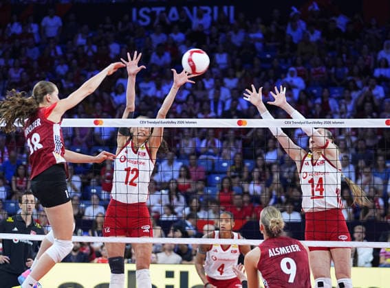 Turkiye v Germany - CEV EuroVolley 2026 ISTANBUL, TURKIYE - SEPTEMBER 3: Elif Sahin (12) of Turkiye in action against Leana Grozer (18) of Germany during the CEV Women s European Volleyball Championship quarterfinal match between Turkiye and Germany at Sinan Erdem Sports Hall in Istanbul, Turkiye, on September 3, 2026. Esra Bilgin Anadolu Istanbul Turkey. Editorial use only. Please get in touch for any other usage.  Copyright: x2026xAnadoluxEsraxBilginx