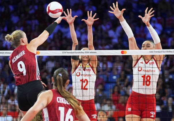Turkiye v Germany - CEV EuroVolley 2026 ISTANBUL, TURKIYE - SEPTEMBER 3: Elif Sahin (12) of Turkiye in action against Lina Alsmeier (9) of Germany during the CEV Women s European Volleyball Championship quarterfinal match between Turkiye and Germany at Sinan Erdem Sports Hall in Istanbul, Turkiye, on September 3, 2026. Esra Bilgin Anadolu Istanbul Turkey. Editorial use only. Please get in touch for any other usage.  Copyright: x2026xAnadoluxEsraxBilginx